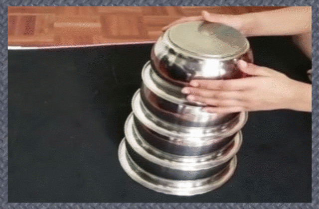 Child stacking bowls