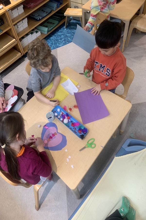 Children making valentines